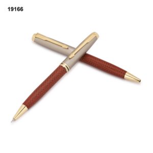Personalized Metal Pen – Luxury Checkerboard & Champagne Executive Pen for Bulk Orders